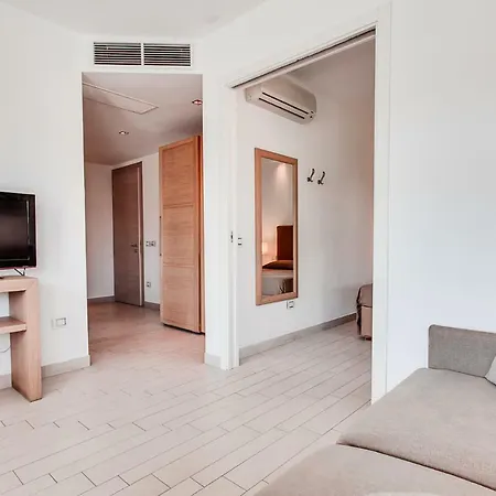 Kontiki Hotel apartamentowy *